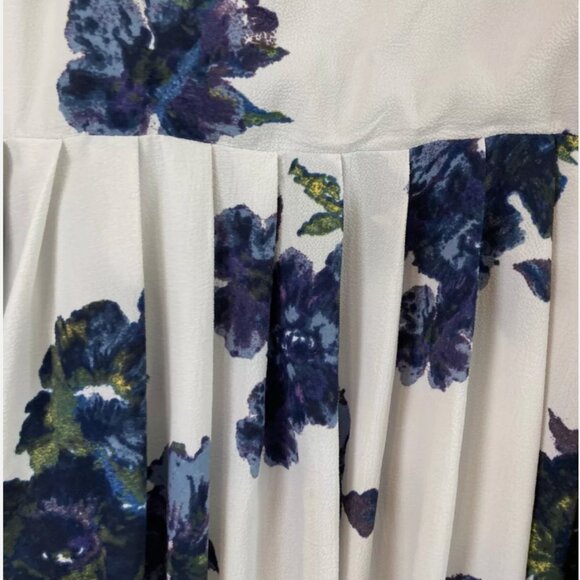 Free People Women's Mini White Floral Dress with Pockets /Keyhole /Pleated - Picture 11 of 12